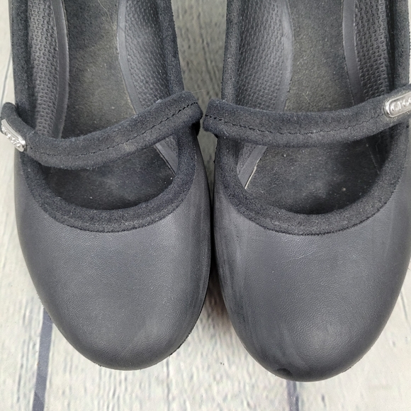 CROCS | wedge heel closed toe maryjane shoes - Picture 5 of 9